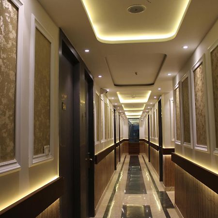 Hotel Gold Stone كانبور المظهر الخارجي الصورة