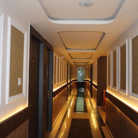 Hotel Gold Stone كانبور المظهر الخارجي الصورة