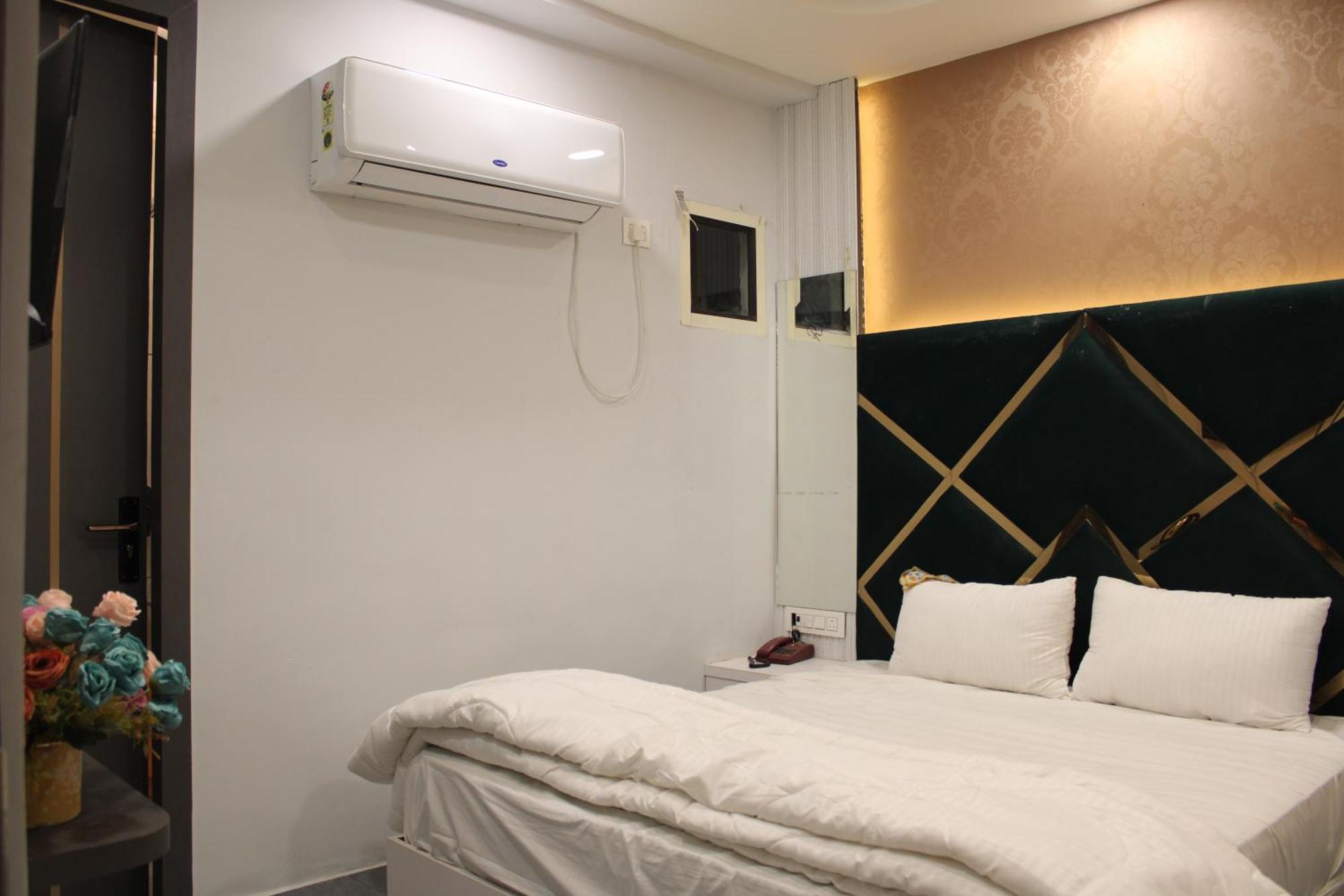 Hotel Gold Stone كانبور المظهر الخارجي الصورة