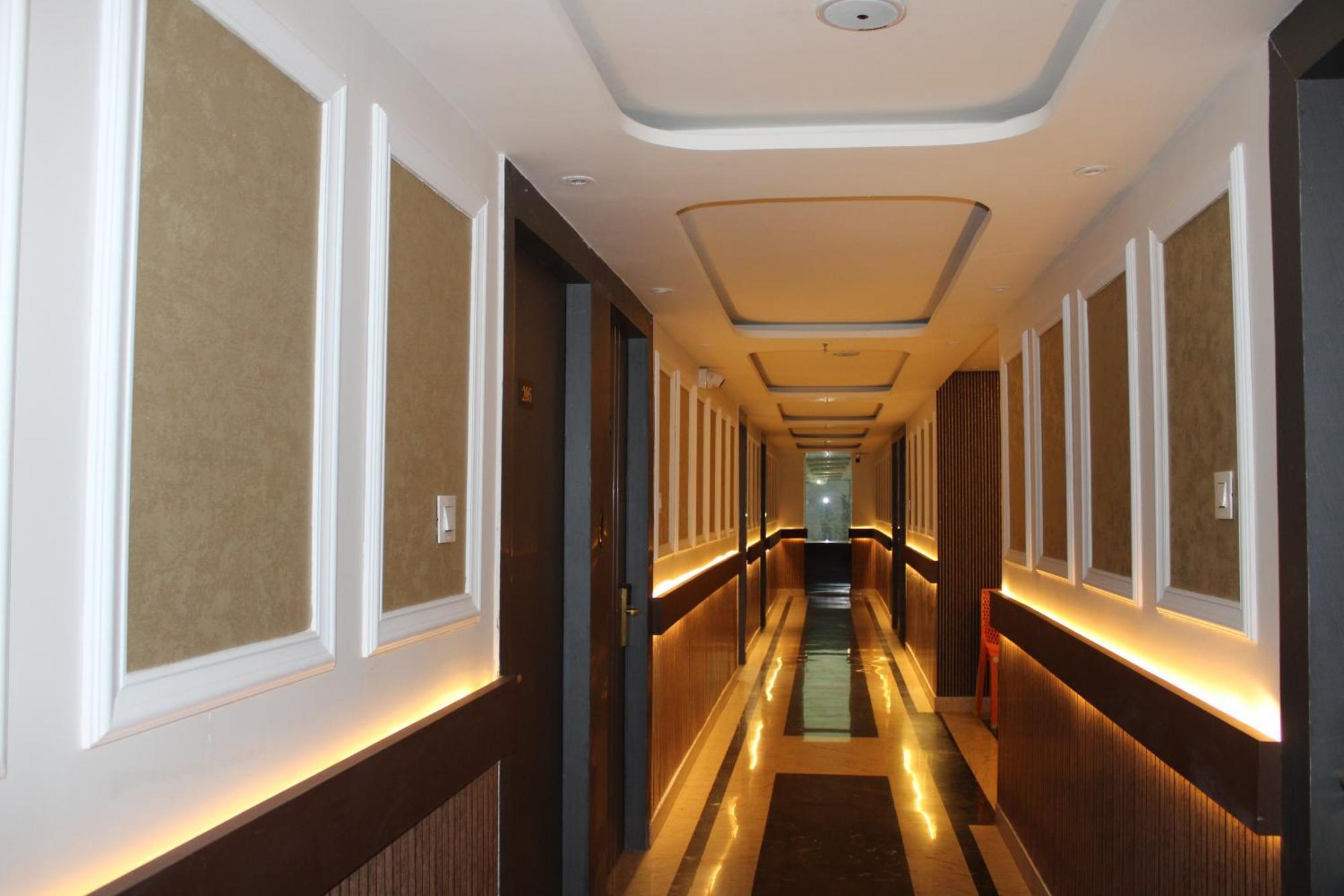 Hotel Gold Stone كانبور المظهر الخارجي الصورة